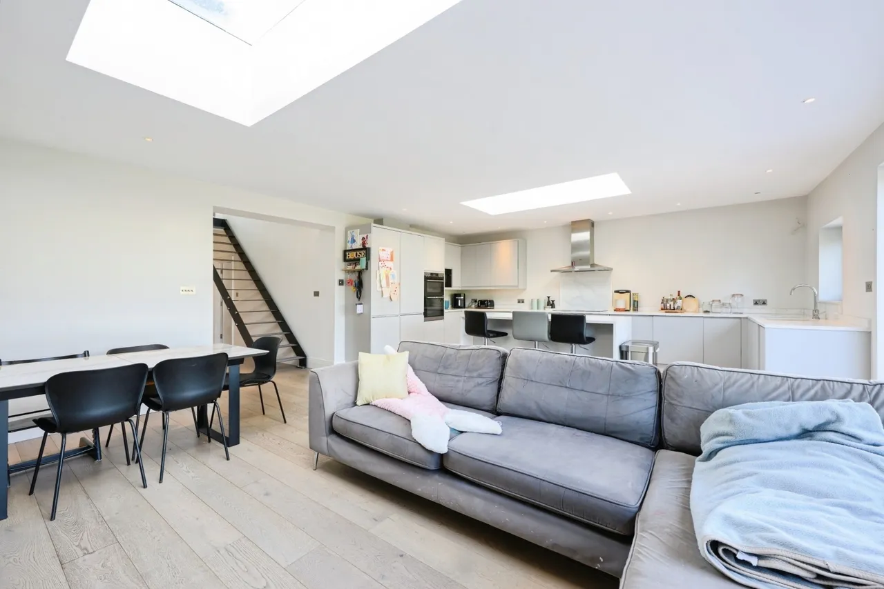 Orchard Close, Fetcham, KT22, photo 17