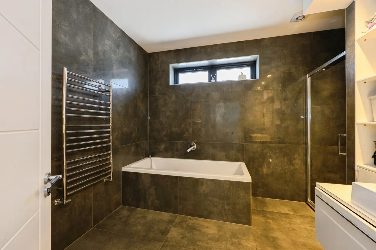 Orchard Close, Fetcham, KT22, photo 11