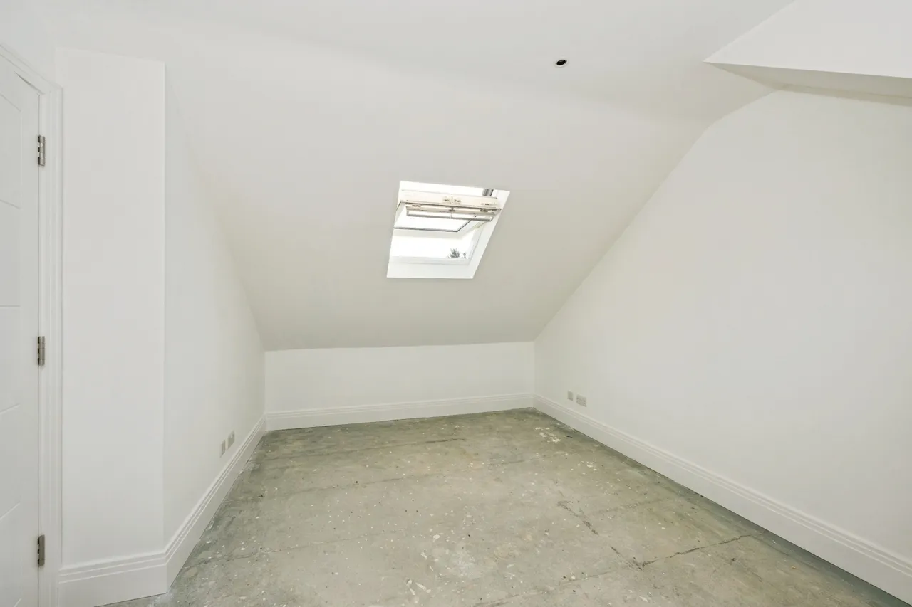 Orchard Close, Fetcham, KT22, photo 19