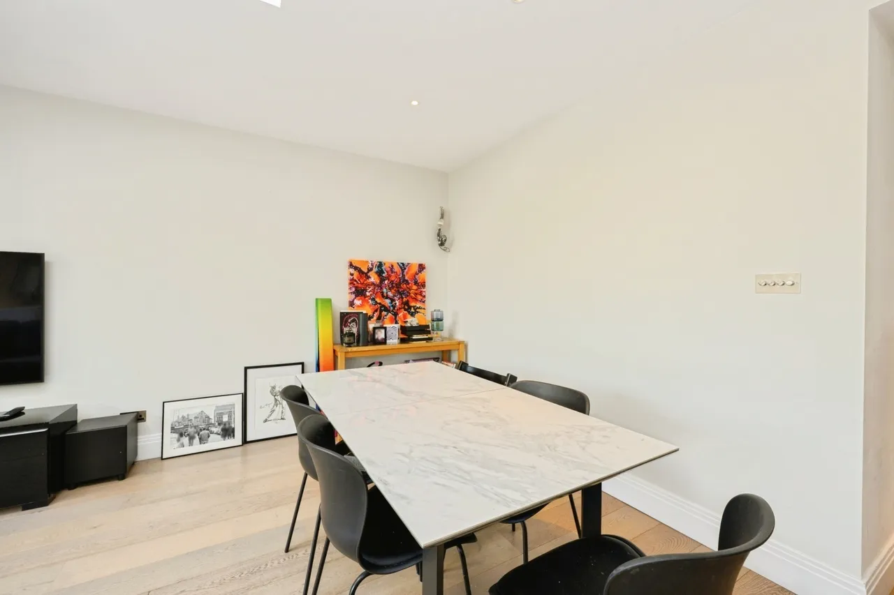 Orchard Close, Fetcham, KT22, photo 14