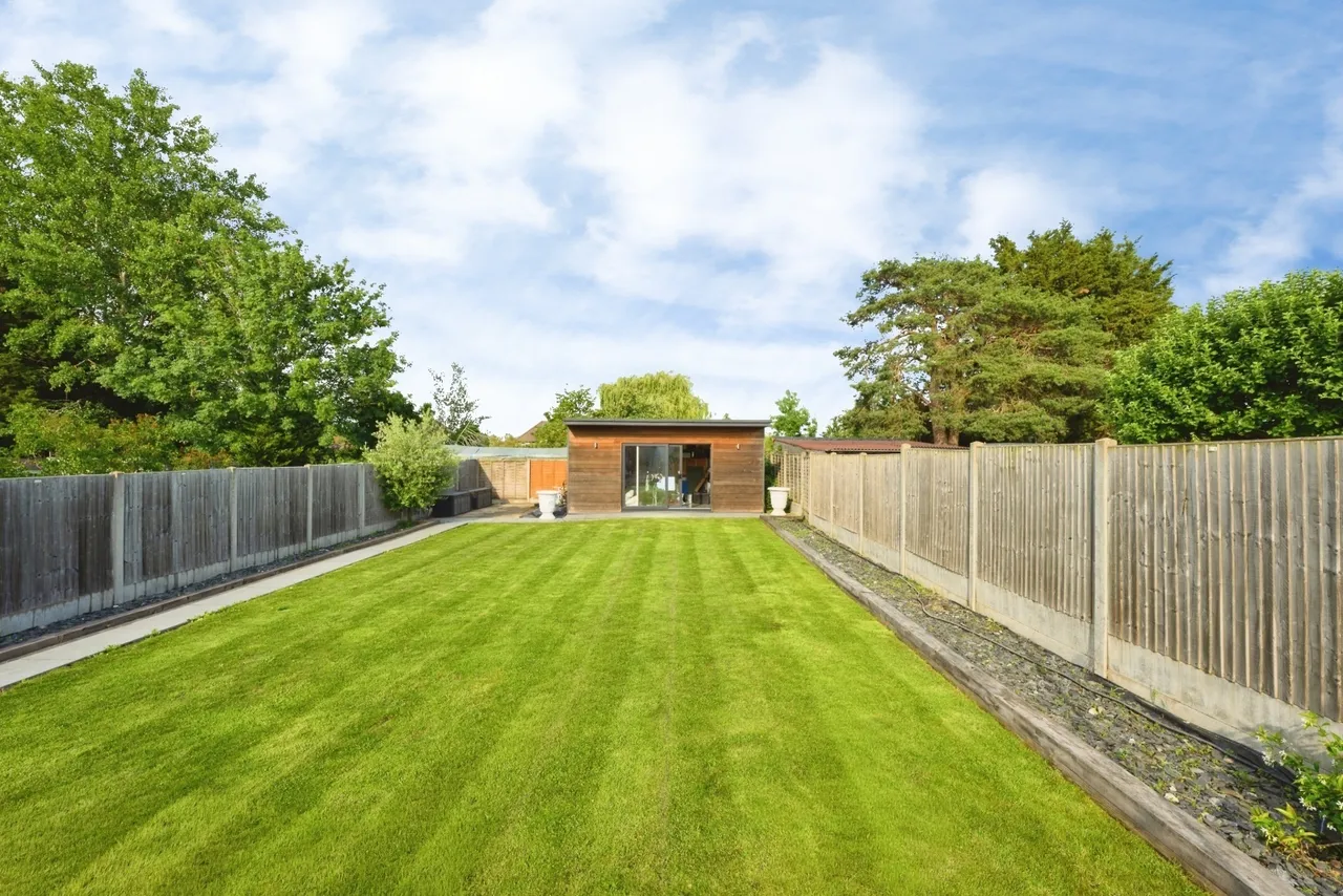 Orchard Close, Fetcham, KT22, photo 15
