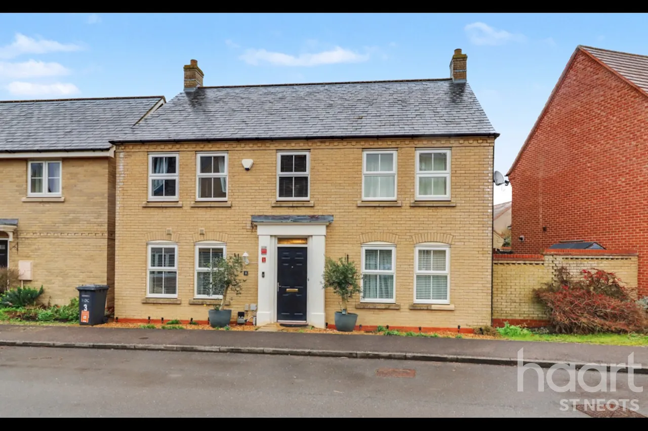 4 bed house for sale, Lannesbury Crescent, St Neots, PE19