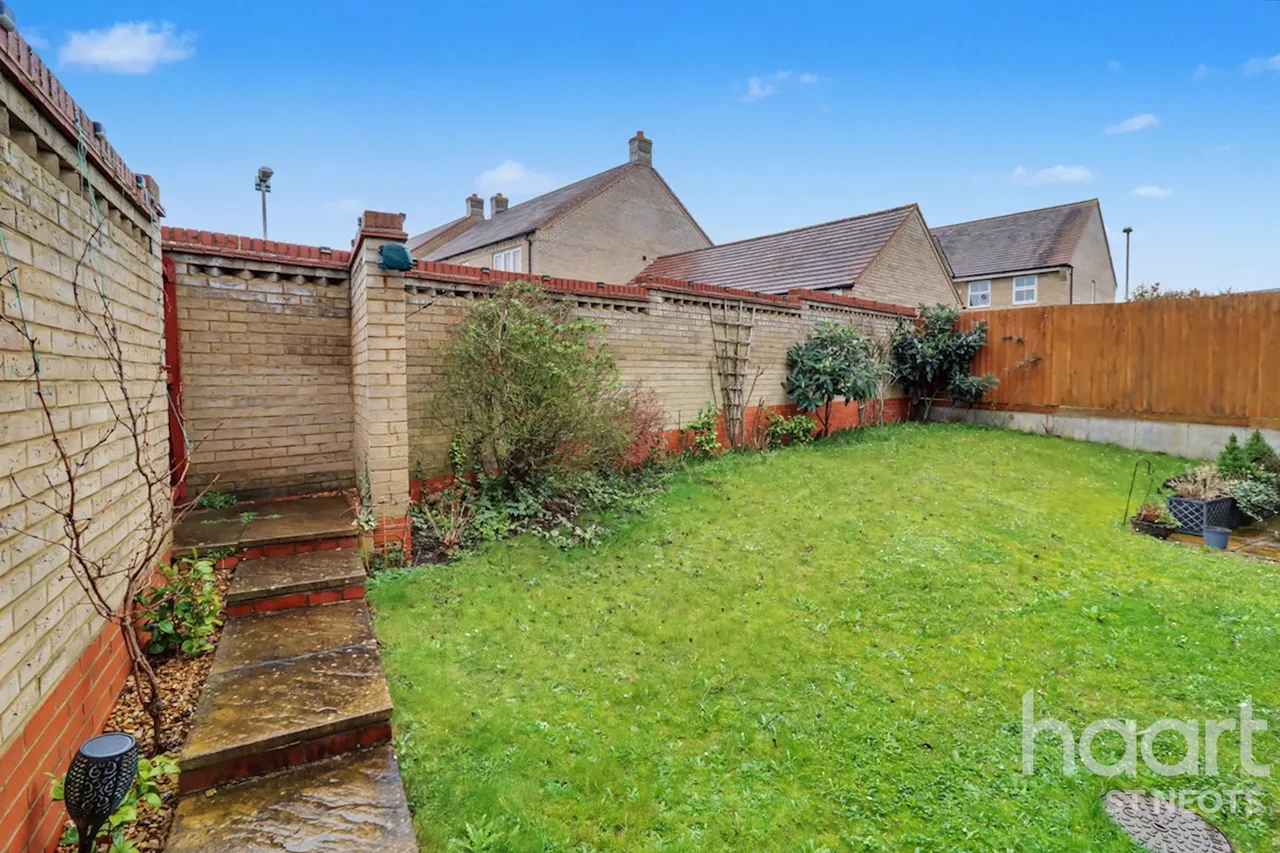 Lannesbury Crescent, St Neots, PE19, photo 25