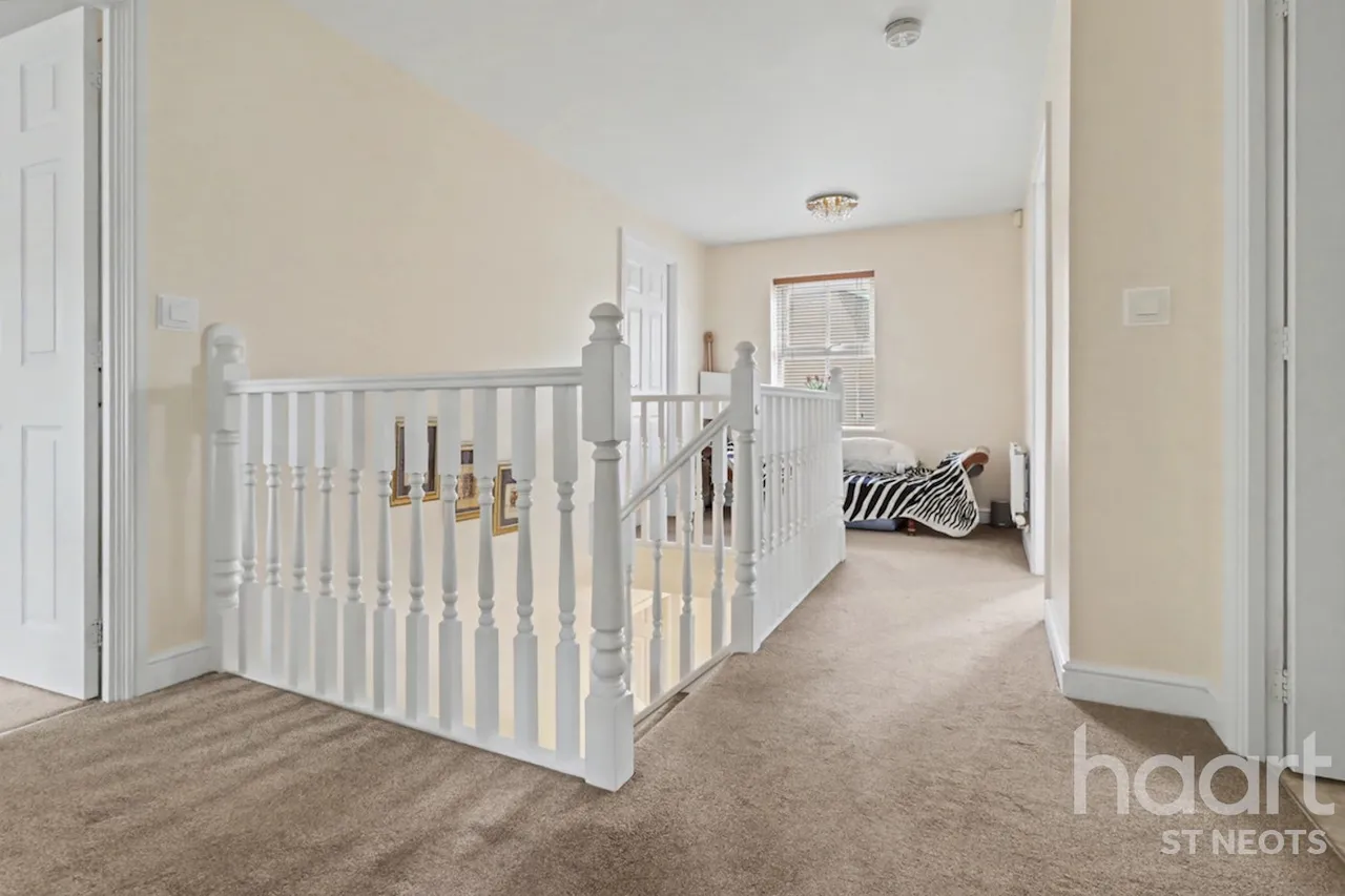 Lannesbury Crescent, St Neots, PE19, photo 15