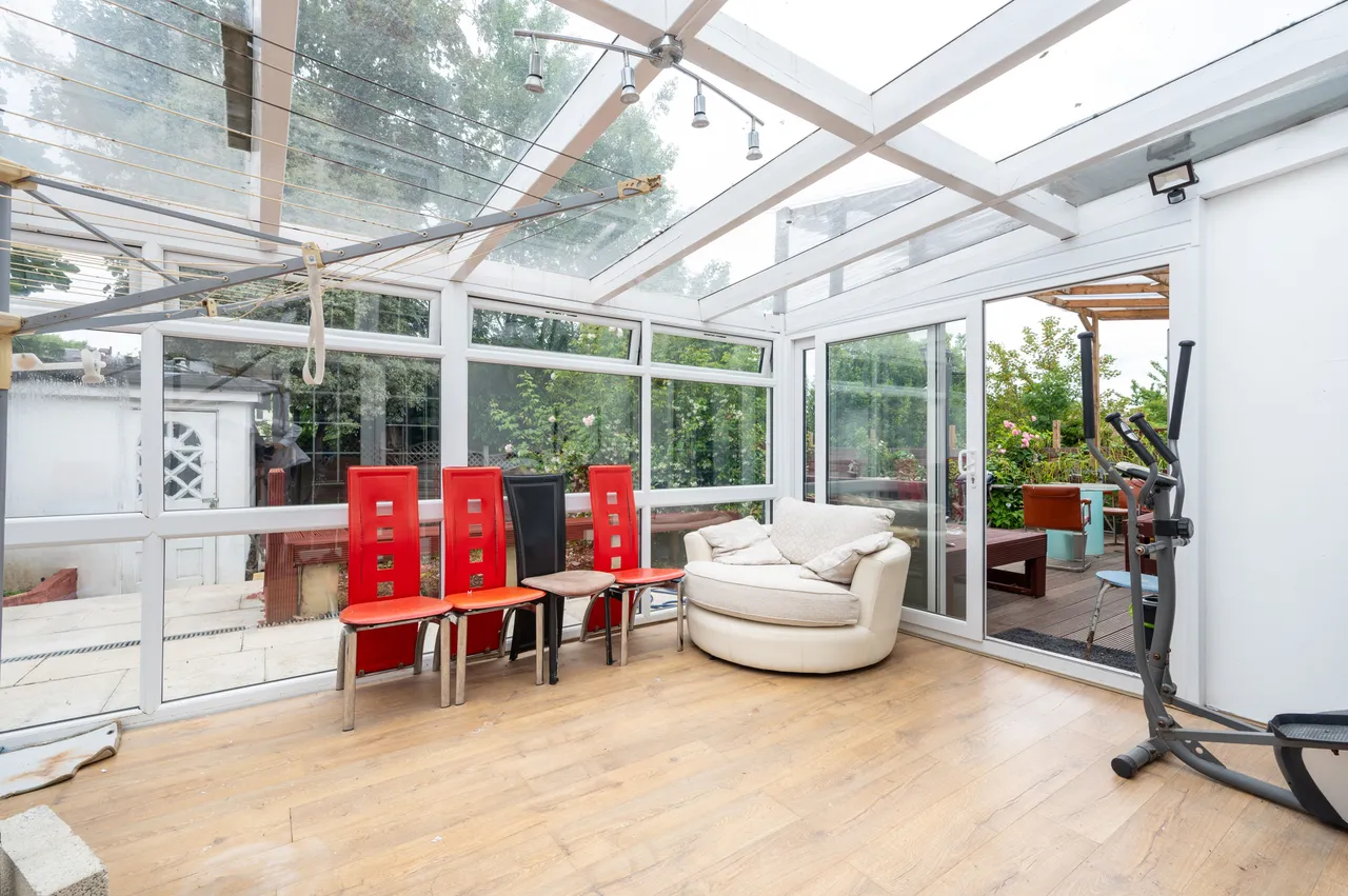 19 Tudor Close, London, photo 8