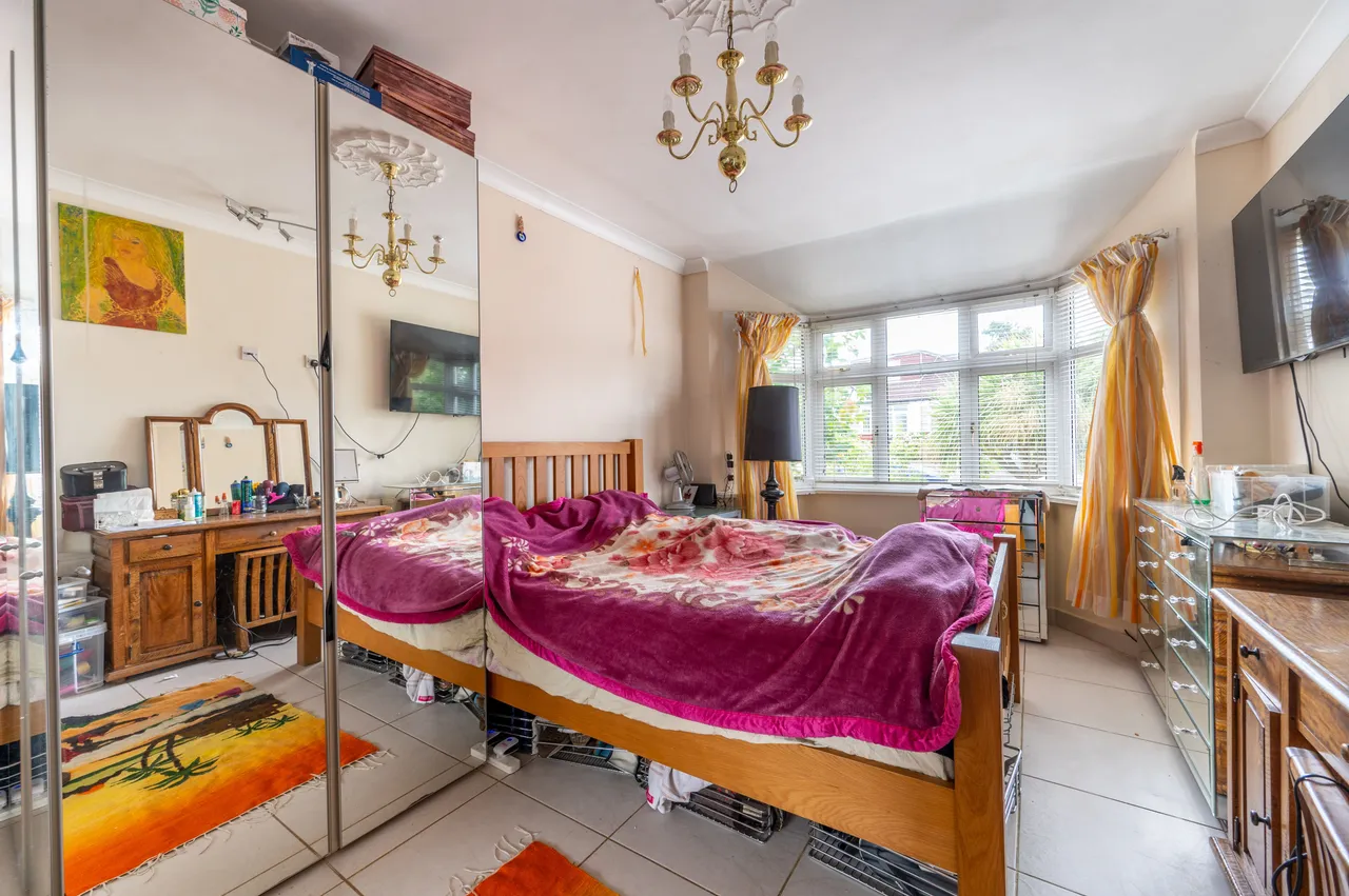 19 Tudor Close, London, photo 4