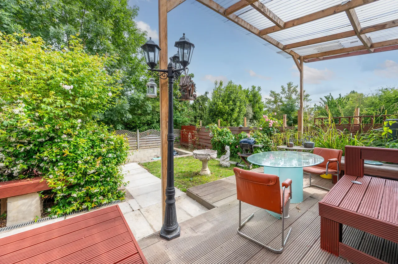 19 Tudor Close, London, photo 6