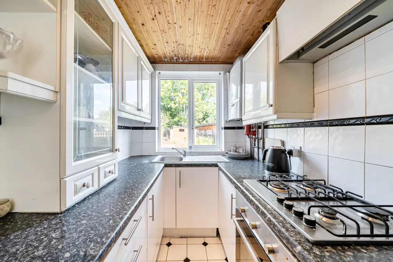 Honeycroft Hill, Uxbridge, UB10, photo 4