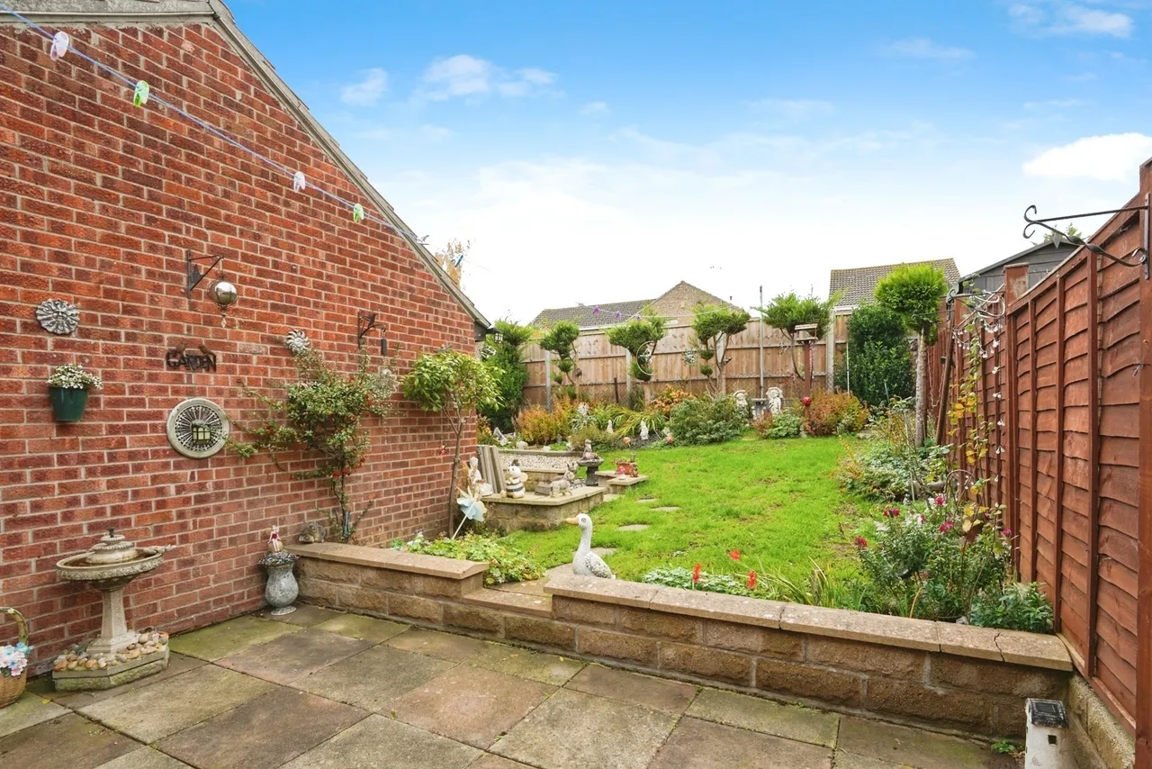 Drayton Way, Gloucester, Gloucestershire, GL4, photo 2