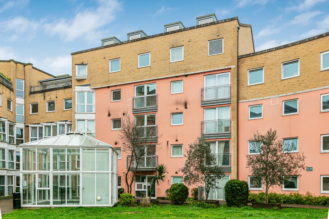 2 bed flat for sale, Wooldridge Close, Feltham, TW14