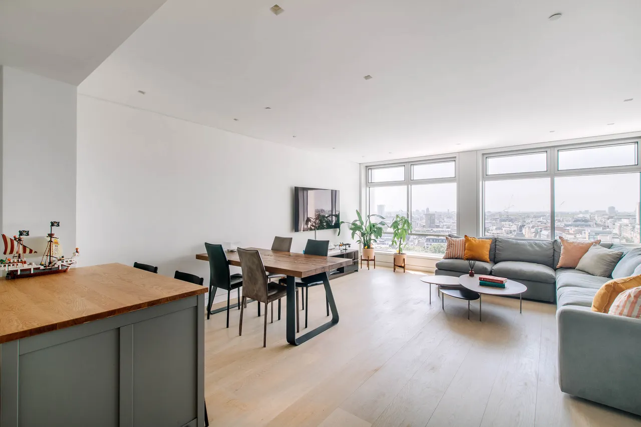 Centre Point Residences, Oxford Street, London, photo 2