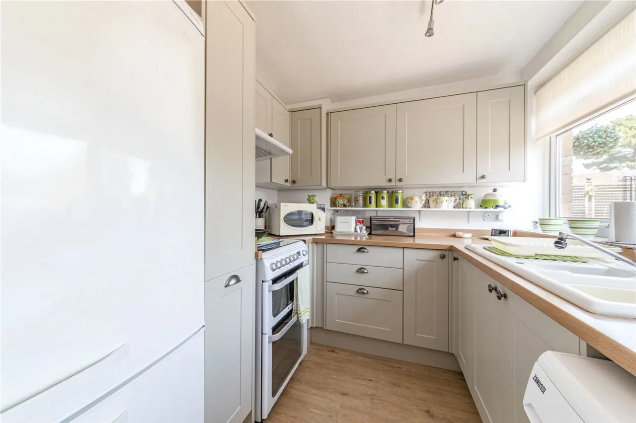 Old Orchard, Byfleet, West Byfleet, S..., photo 8
