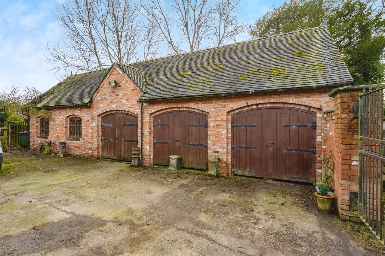 Leigh Lane, Leigh, ST10, photo 21