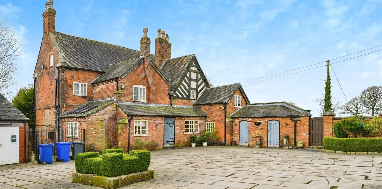 7 bed house for sale, Leigh Lane, Leigh, ST10