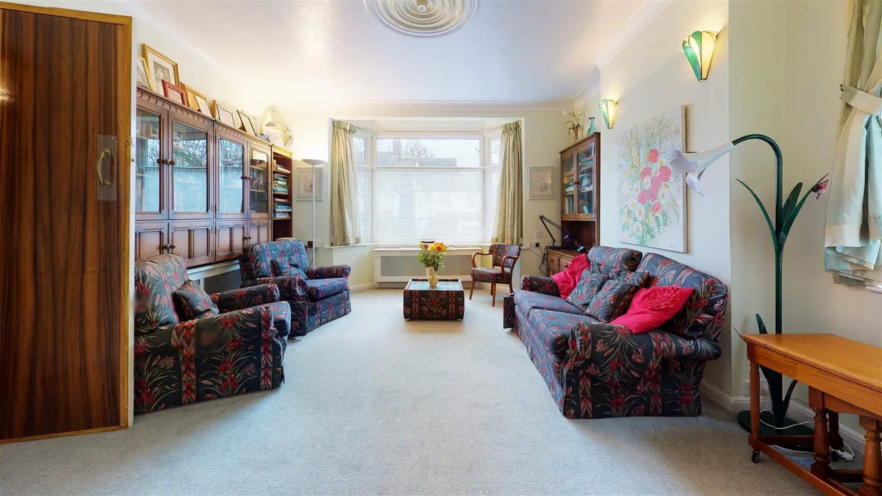 Woodberry Way, Chingford, E4, photo 4