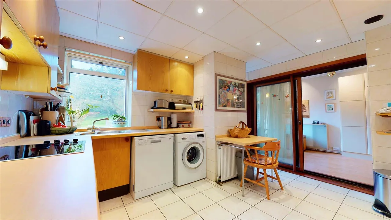 Woodberry Way, Chingford, E4, photo 6