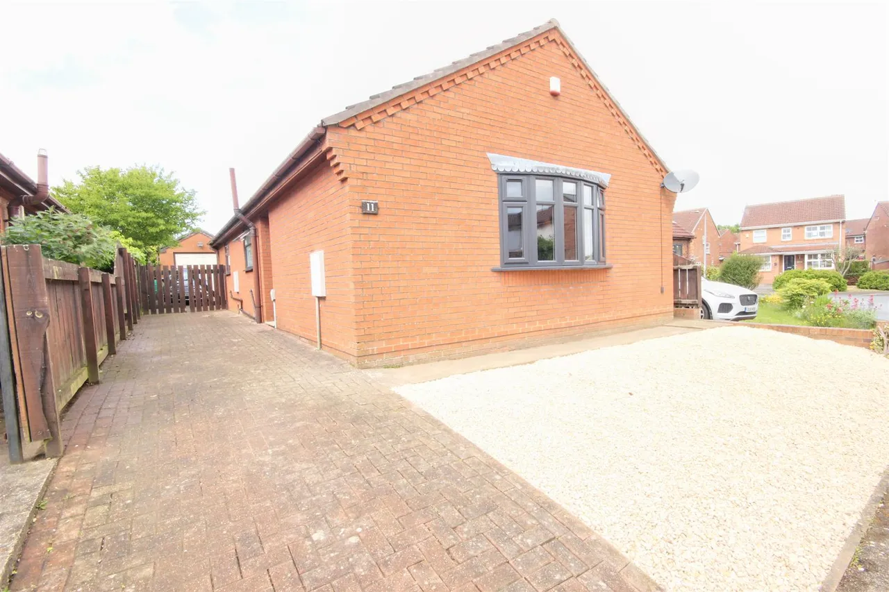 2 bed house for sale — Richmond Way, Beverley