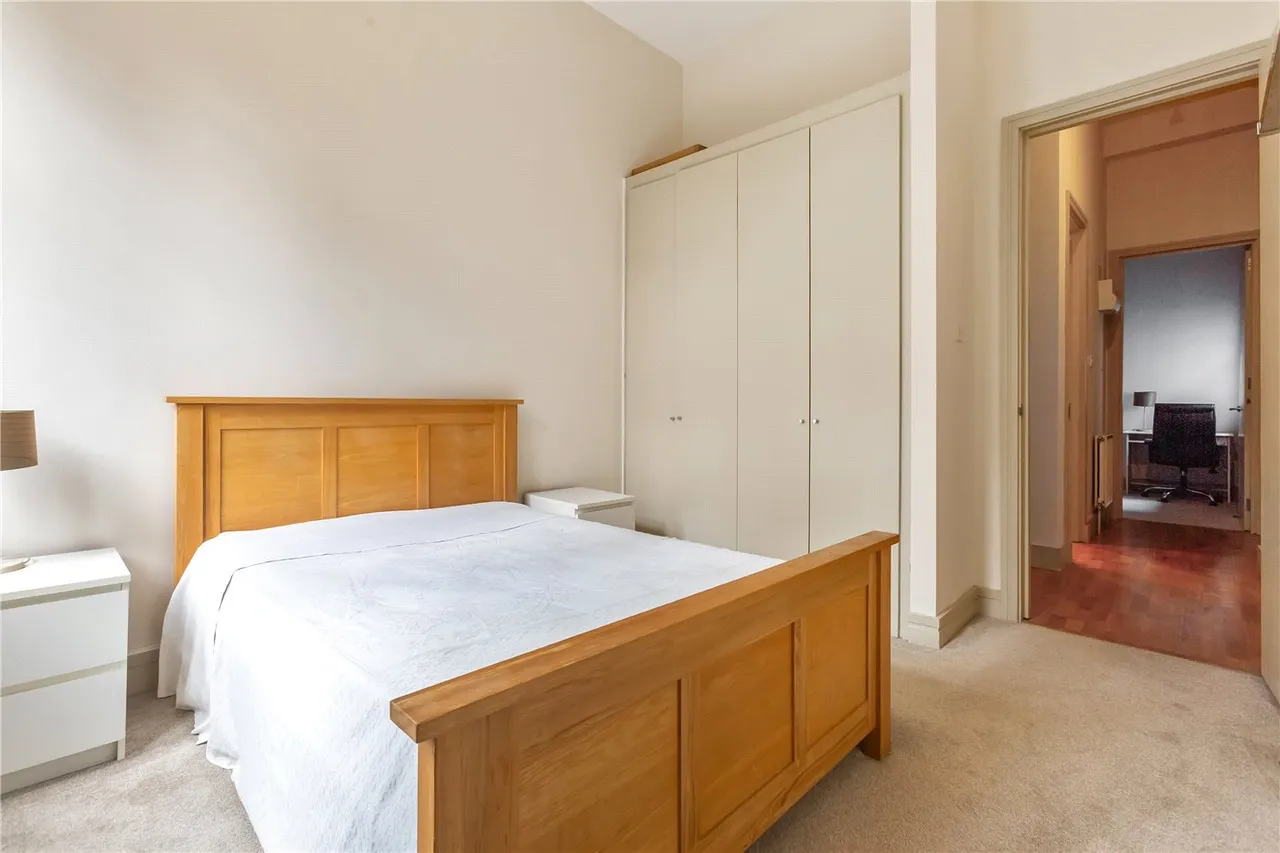 Chandlery House, 40 Gowers Walk, London, E1, photo 2