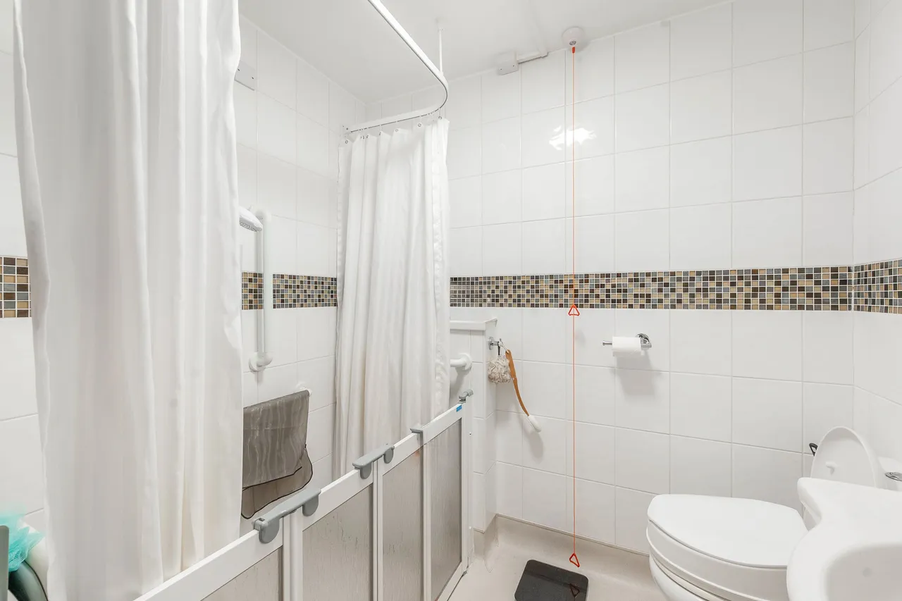 1 Homehayes House, Oakdene Close, Pinner, photo 3