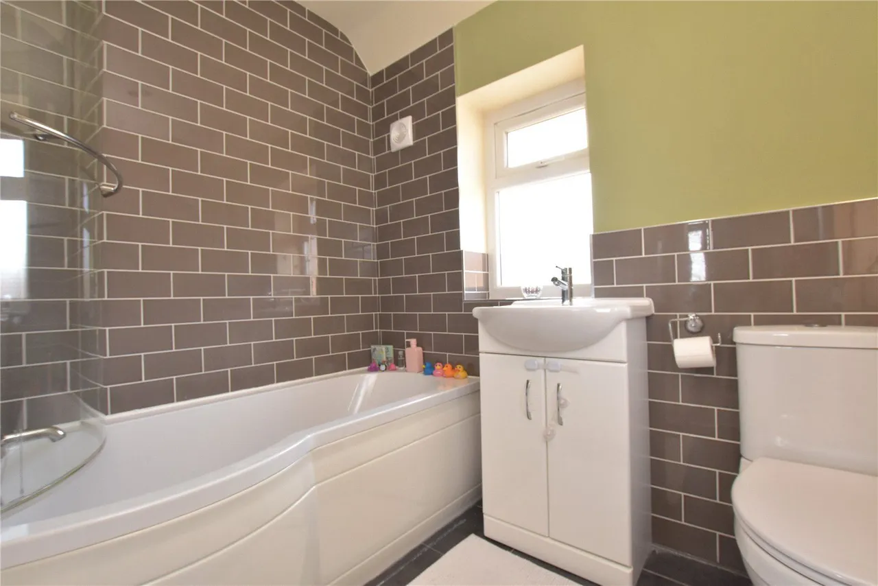 Old Oak Drive, Leeds, LS16, photo 7