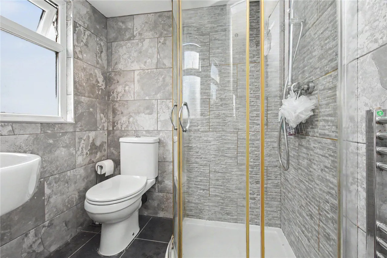 Old Oak Drive, Leeds, LS16, photo 10