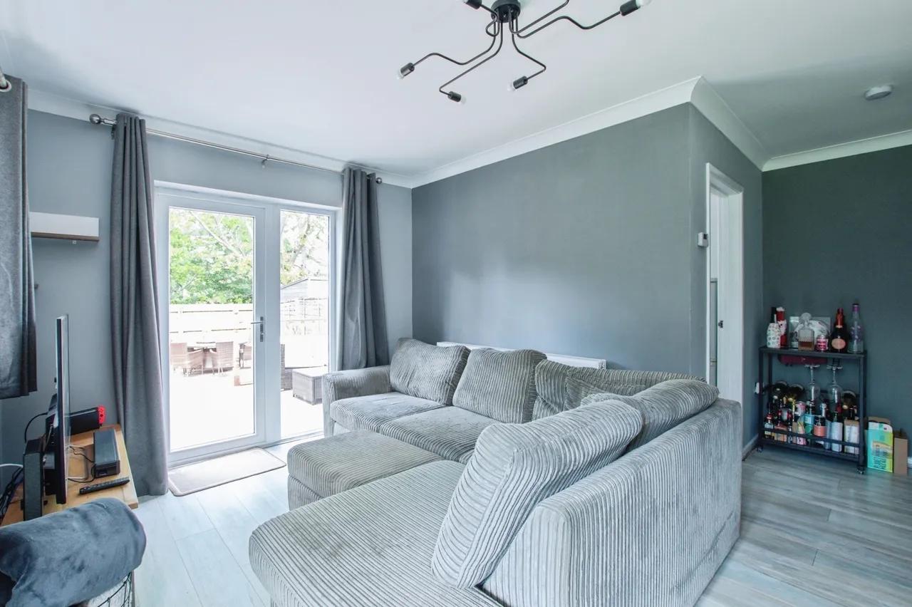 Bovington Close, Canford Heath, BH17, photo 3