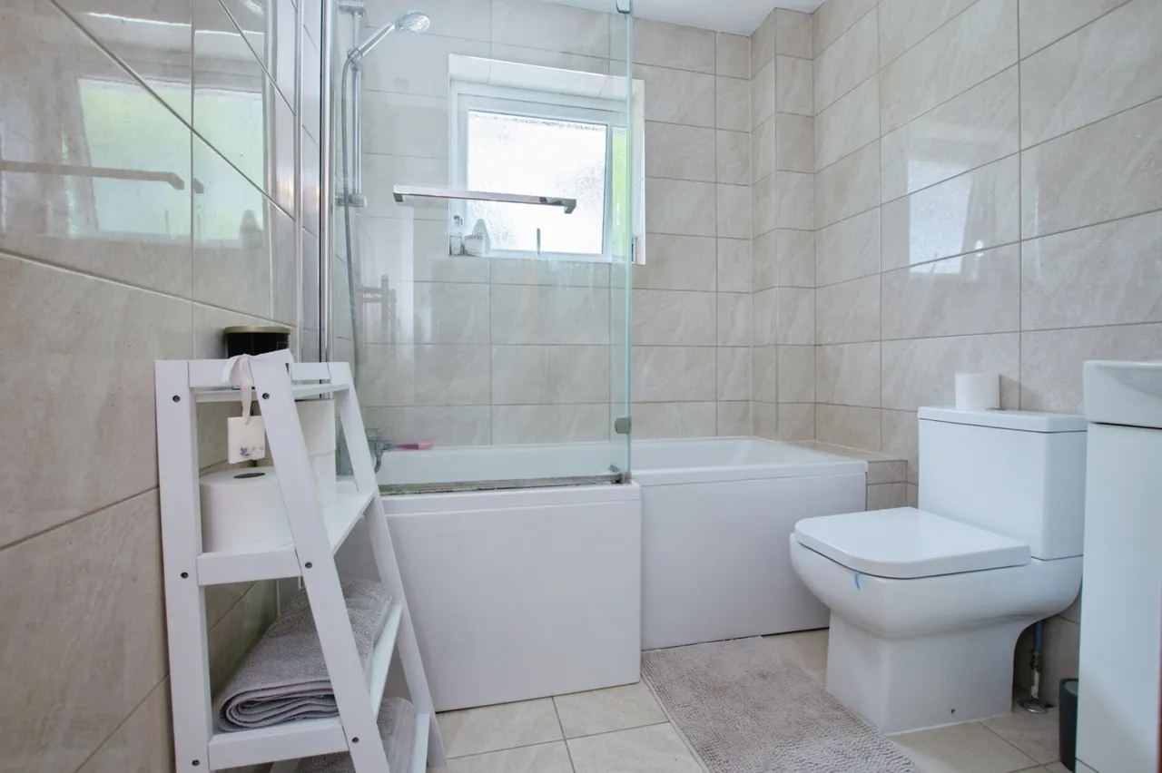 Bovington Close, Canford Heath, BH17, photo 9