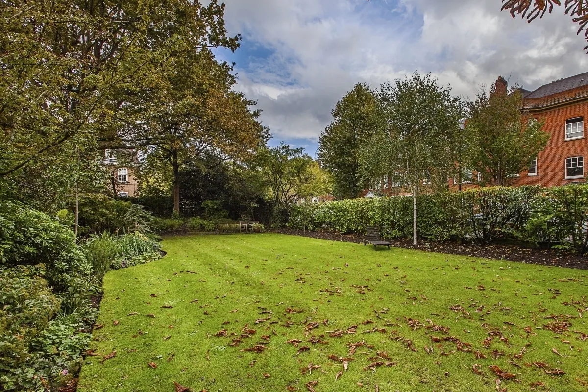 Oakwood Court, London, W14, photo 2