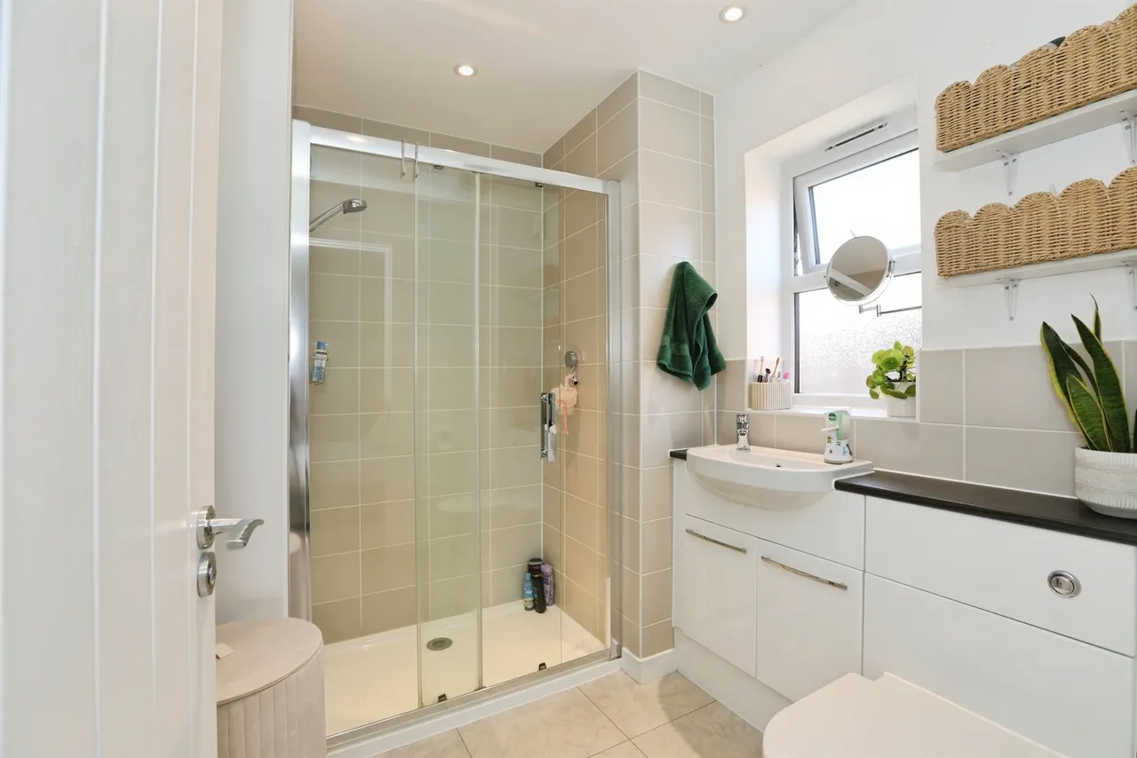Curf Way, Burgess Hill, RH15, photo 9