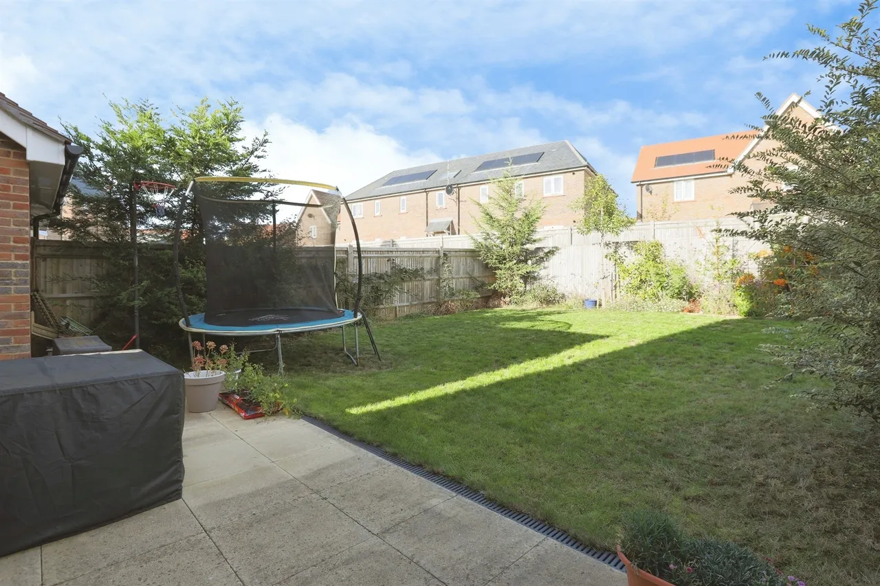 Curf Way, Burgess Hill, RH15, photo 10