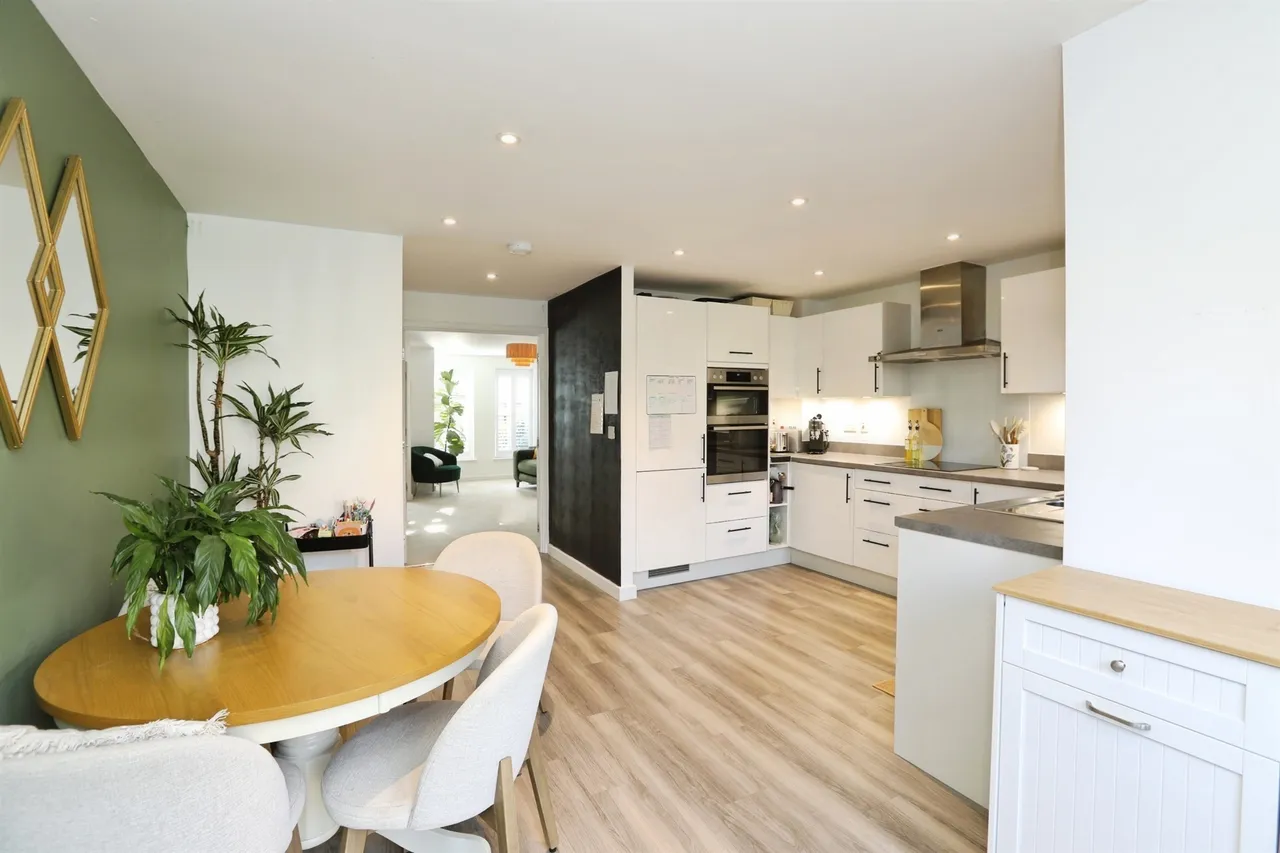 Curf Way, Burgess Hill, RH15, photo 14