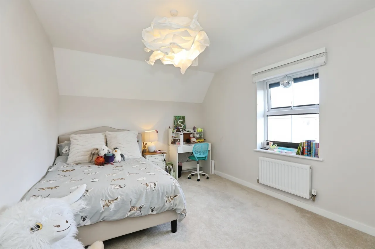 Curf Way, Burgess Hill, RH15, photo 5