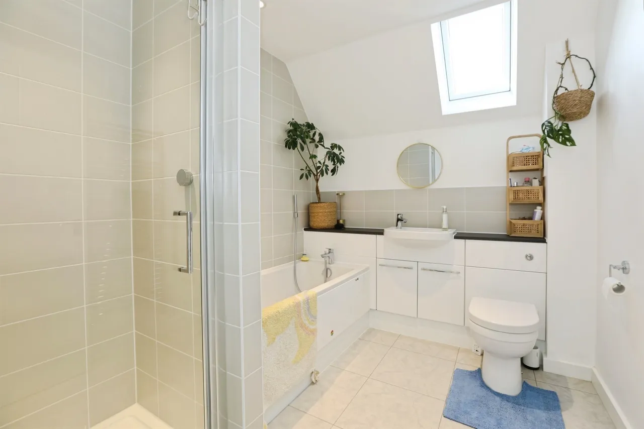 Curf Way, Burgess Hill, RH15, photo 8