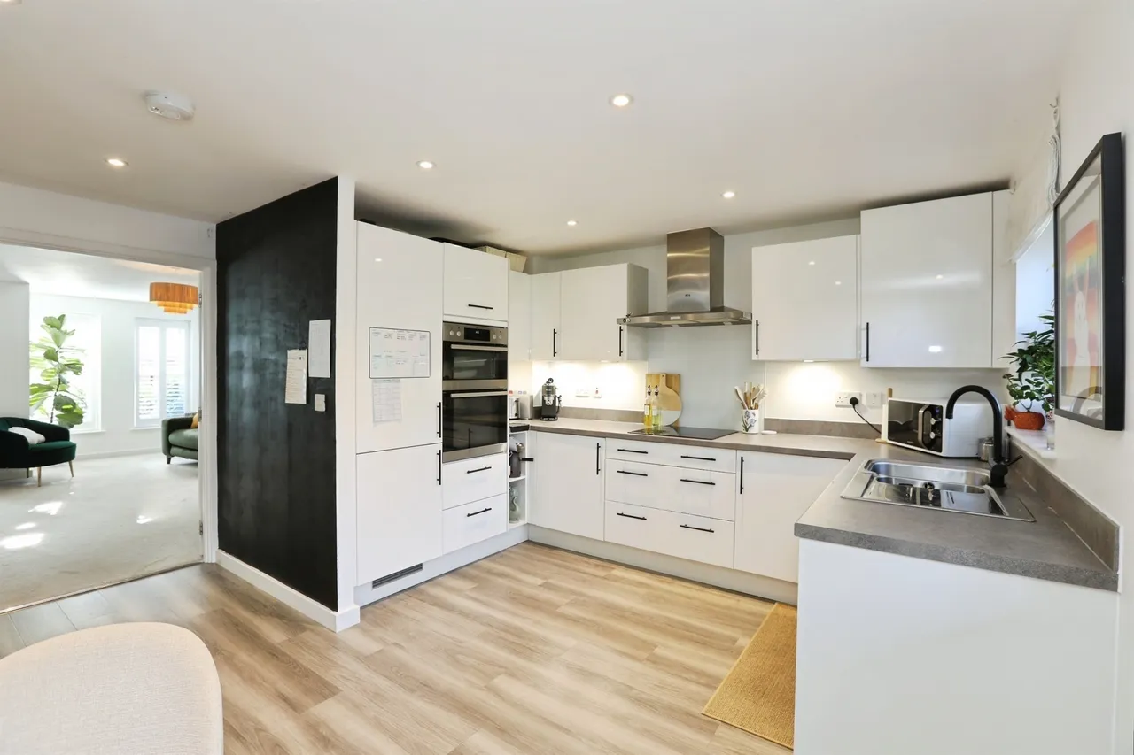 Curf Way, Burgess Hill, RH15, photo 2