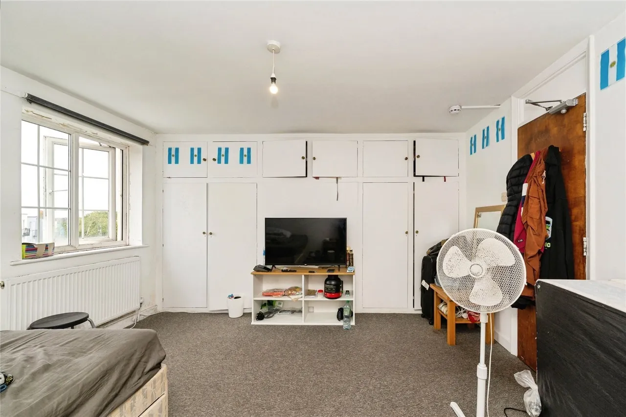 Eaton Drive, Kingston upon Thames, KT2, photo 9