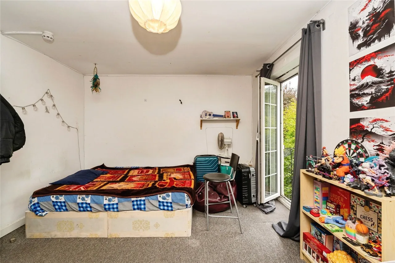 Eaton Drive, Kingston upon Thames, KT2, photo 3