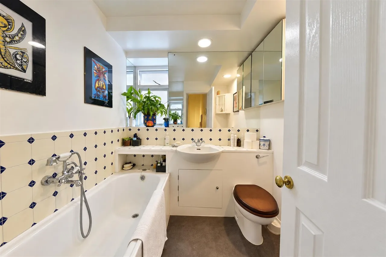 Steeles Road, Belsize Park, NW3, photo 15