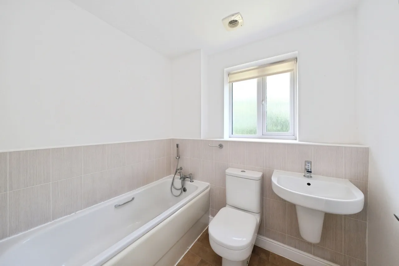 Highfield Avenue, Langwith Junction, Mansfield, Derbyshire, NG20, photo 14