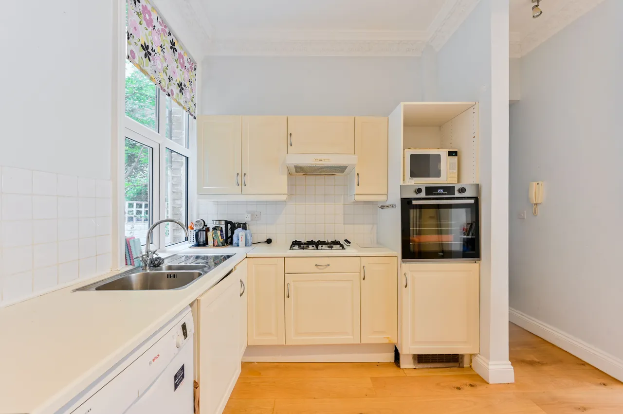 Flat Ground Floor, 213 Battersea Bridge Road, London, photo 4