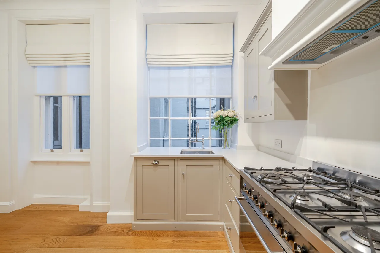 Campden Hill Road, London, W8, photo 6