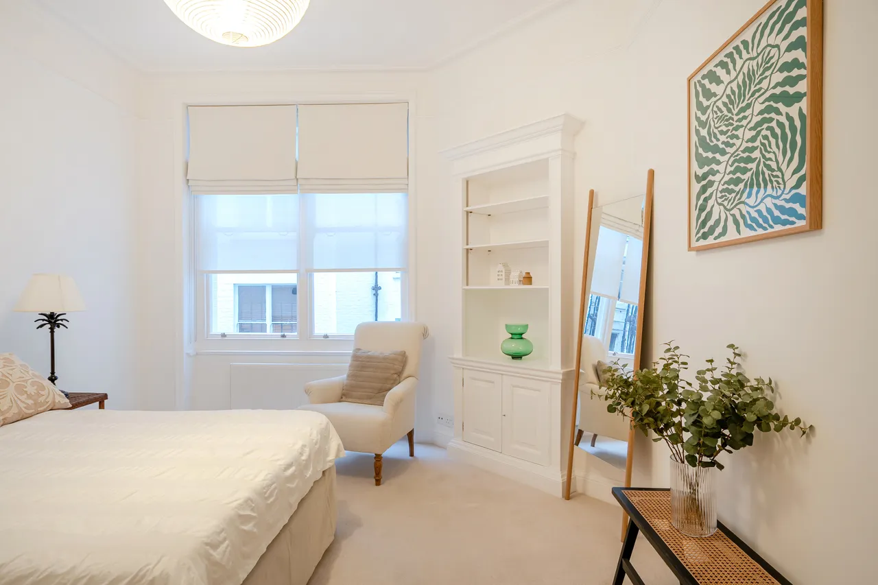 Campden Hill Road, London, W8, photo 10