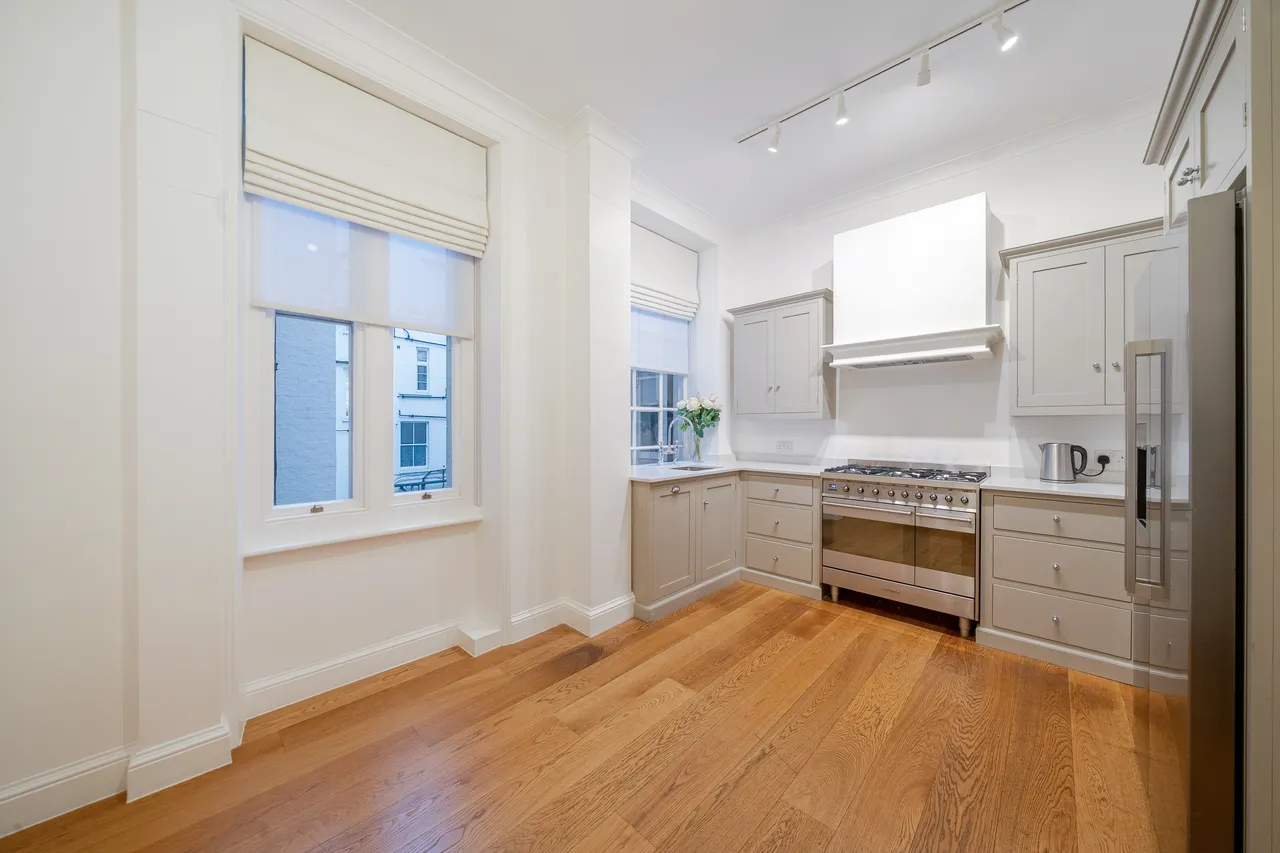 Campden Hill Road, London, W8, photo 5