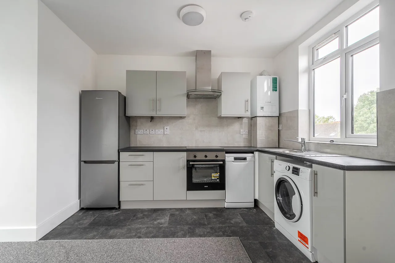 Flat 3, 41 Graham Road, Harrow, photo 4