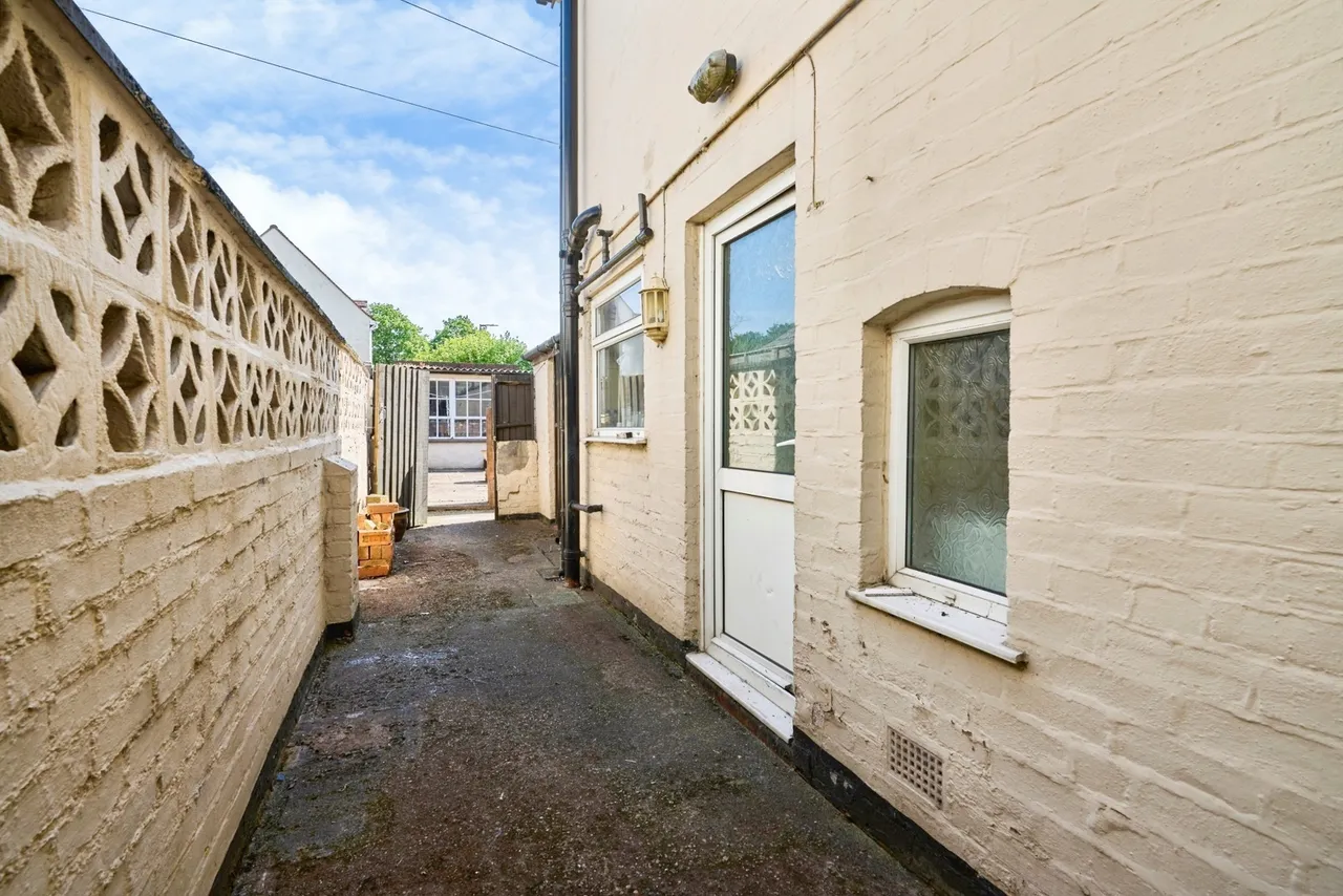 Bloxwich Road, Walsall, West Midlands, WS3, photo 14