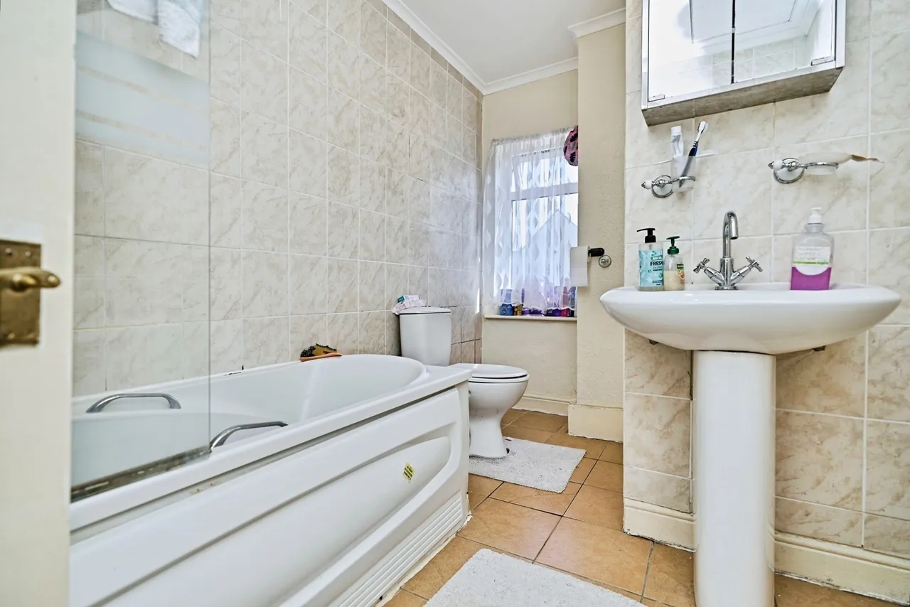Bloxwich Road, Walsall, West Midlands, WS3, photo 17
