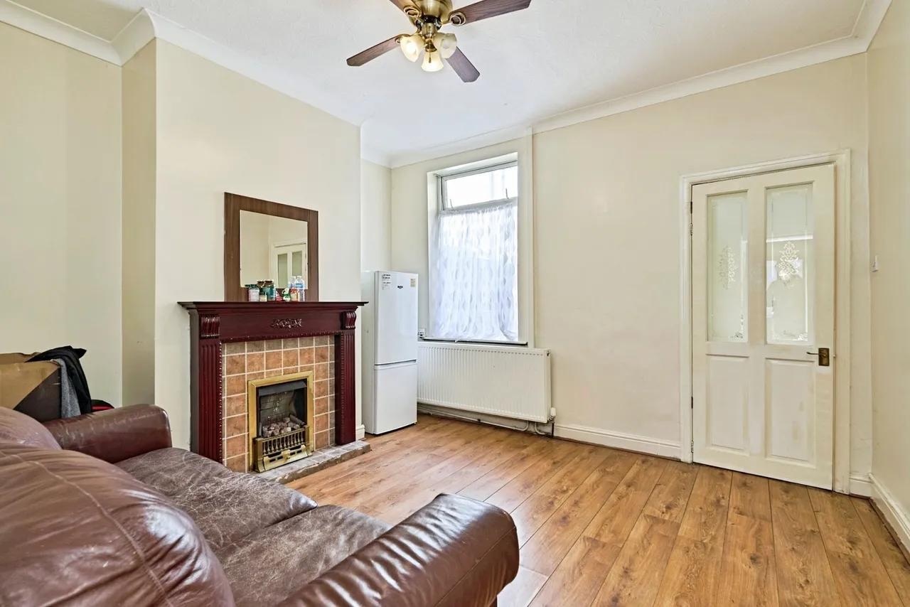 Bloxwich Road, Walsall, West Midlands, WS3, photo 3
