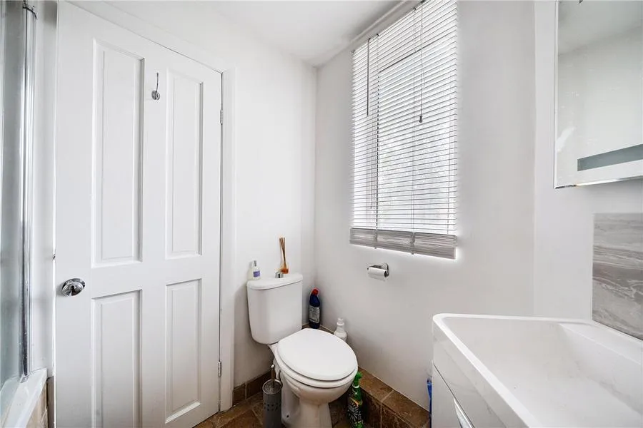 London Road, Newbury, RG14, photo 13