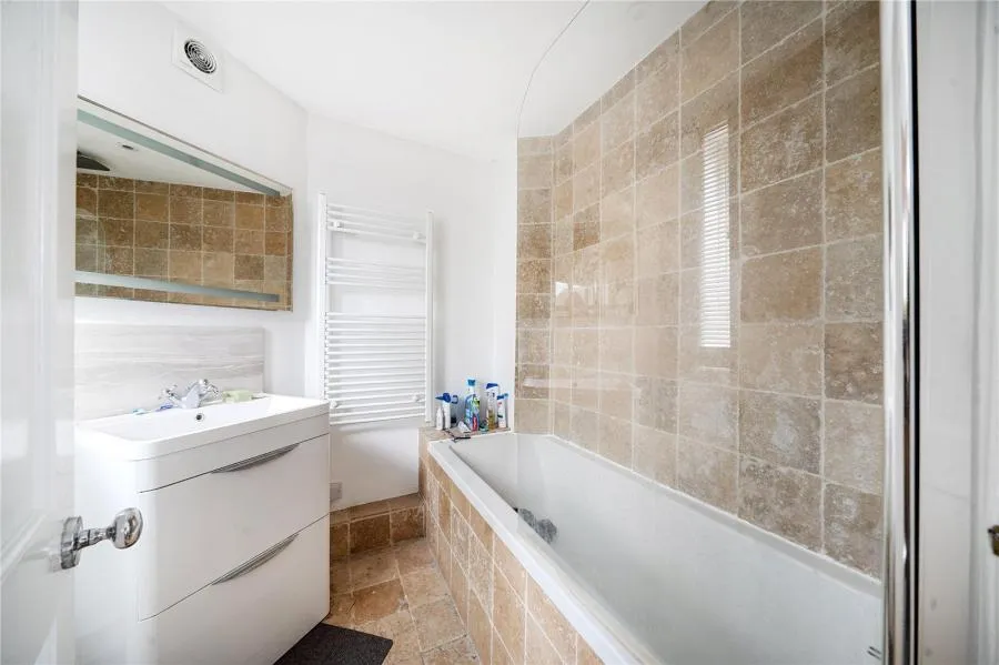 London Road, Newbury, RG14, photo 12