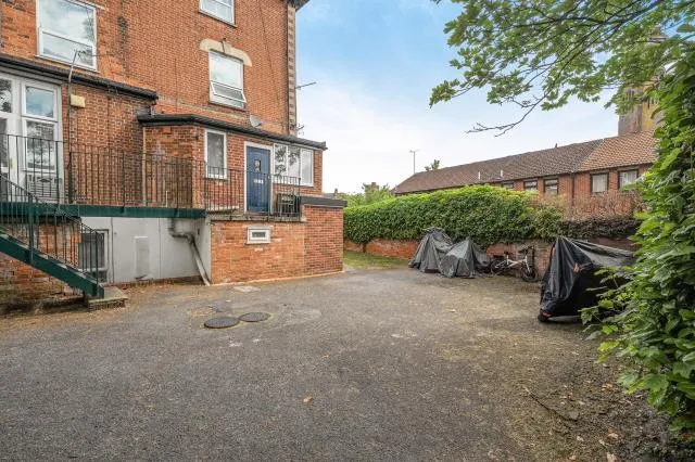 London Road, Newbury, RG14, photo 16