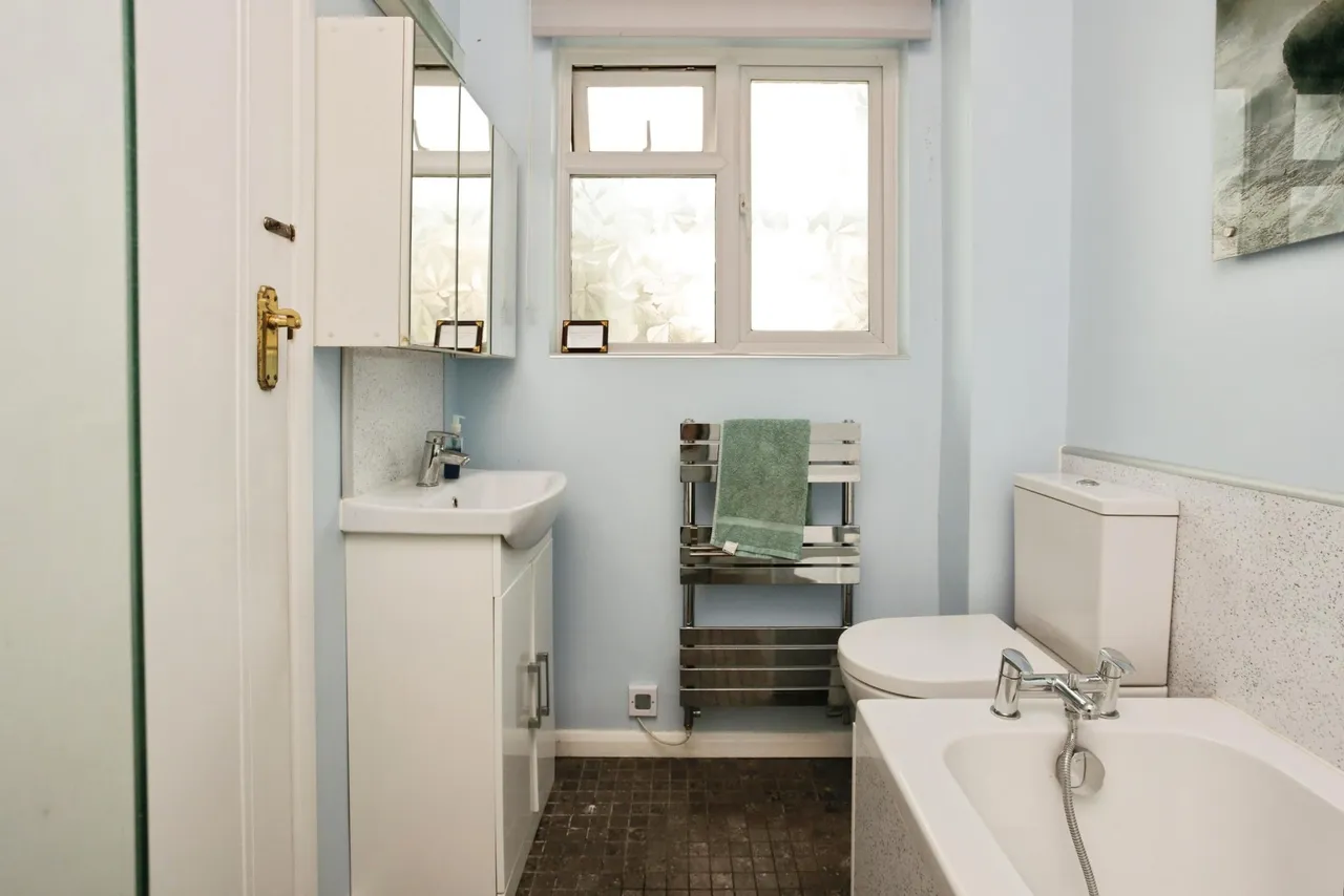 Hastings Road, Pembury, TN2, photo 17